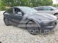 2026 Tesla Model Y фото