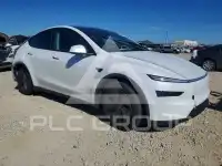 2026 Tesla Model Y photo