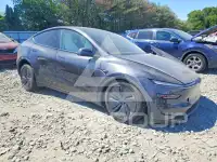 2026 Tesla Model Y фото