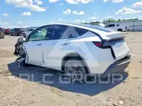 2026 Tesla Model Y фото