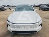2026 Tesla  фото