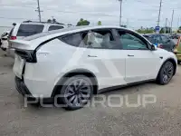 2026 Tesla Model Y фото