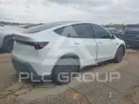 2026 Tesla Model Y фото