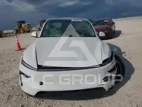 2026 Tesla Model Y фото