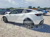 2026 Tesla Model Y фото