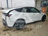 2026 Tesla Model Y фото