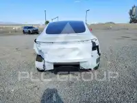 2026 Tesla Model Y фото