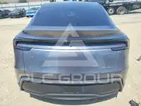 2026 Tesla Model Y фото