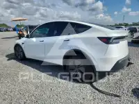 2026 Tesla Model Y фото