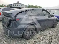 2026 Tesla Model Y фото