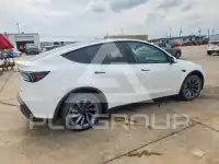 2026 Tesla  фото