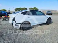 2026 Tesla Model Y фото