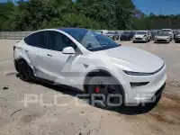 2026 Tesla Model Y фото