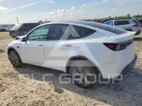 2026 Tesla Model Y photo