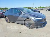 2026 Tesla Model Y фото