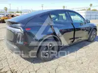 2026 Tesla Model Y фото