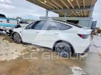 2026 Tesla Model Y фото