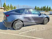 2026 Tesla Model Y фото