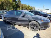 2026 Tesla Model 3 фото