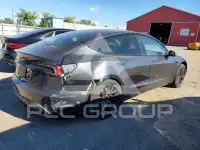 2026 Tesla Model 3 фото