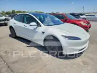 2026 Tesla Model 3 фото