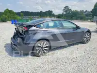 2026 Tesla Model 3 фото