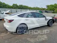 2026 Tesla Model 3 фото