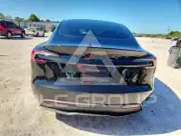 2026 Tesla Model 3 фото