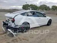 2026 Tesla Model 3 фото