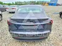 2026 Tesla Model 3 фото