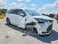 2026 Toyota SIENNA фото