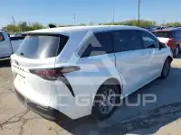 2026 Toyota SIENNA фото