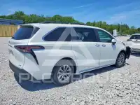 2026 Toyota SIENNA фото