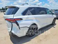 2026 Toyota SIENNA фото