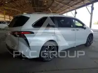2026 Toyota SIENNA photo