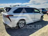 2026 Toyota SIENNA фото