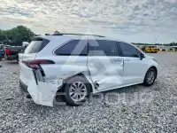 2026 Toyota SIENNA фото