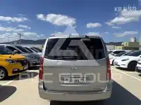 2011 Hyundai Starex