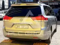 2014 Toyota SIENNA