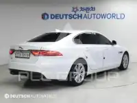 2017 Jaguar XF