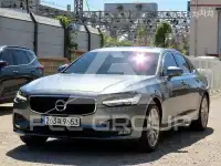 2017 Volvo S90