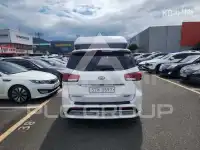 2017 KIA Carnival