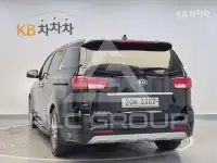 2017 KIA Carnival