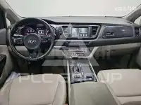 2017 KIA Carnival