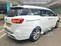 2017 KIA Carnival