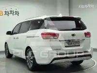 2017 KIA Carnival