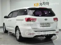 2017 KIA Carnival