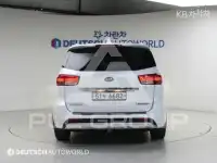 2017 KIA Carnival