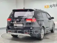 2017 KIA Carnival
