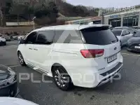 2017 KIA Carnival